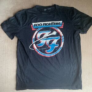 Foo Fighters tee, medium